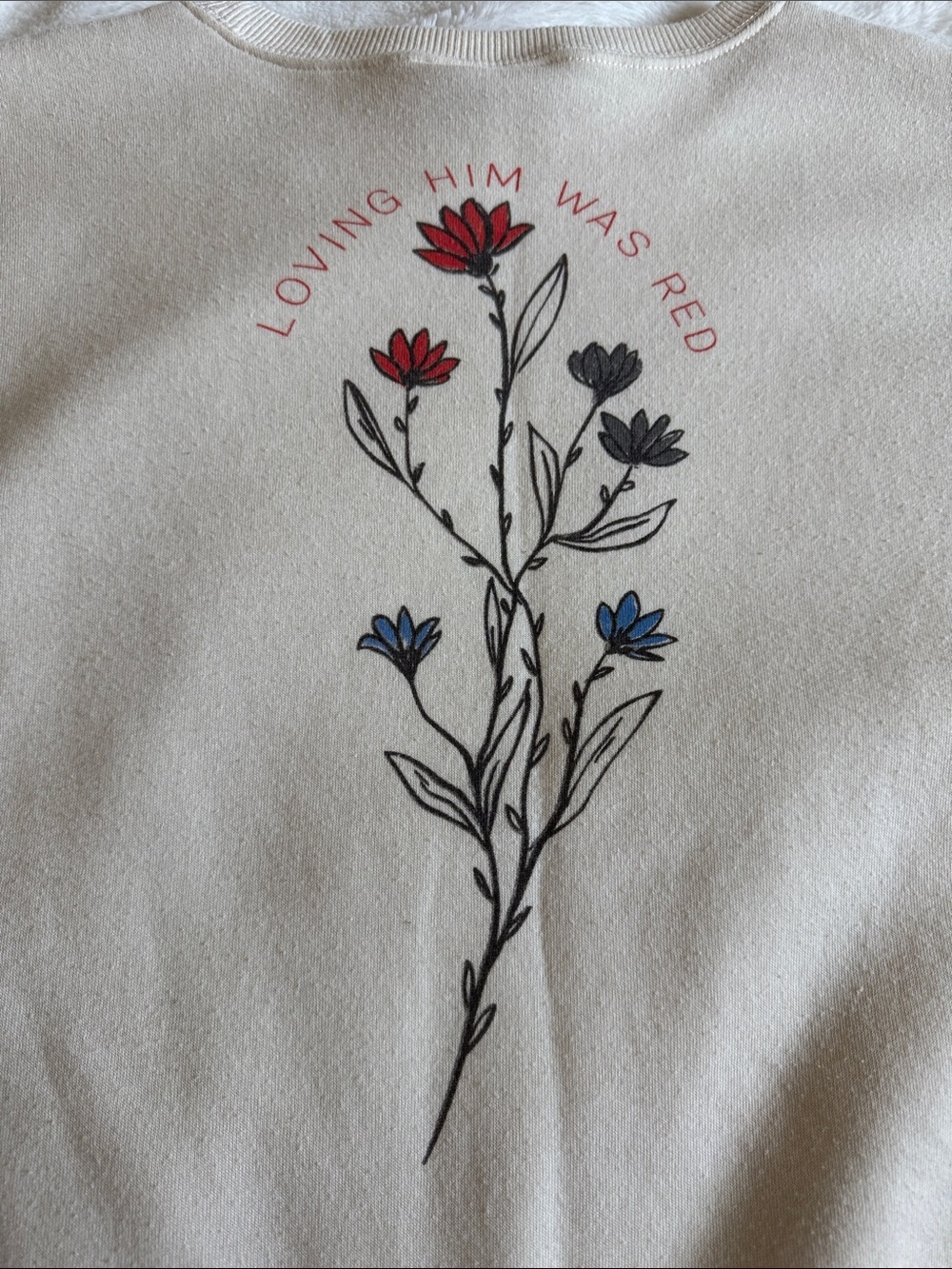 “Loving him was red” official Taylor swift sweatshirt and shorts set - Picture 5 of 6